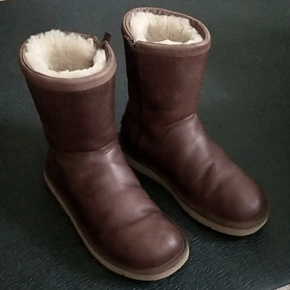 UGG Leather Roslyn 3323 Sheepskin Zipper 8